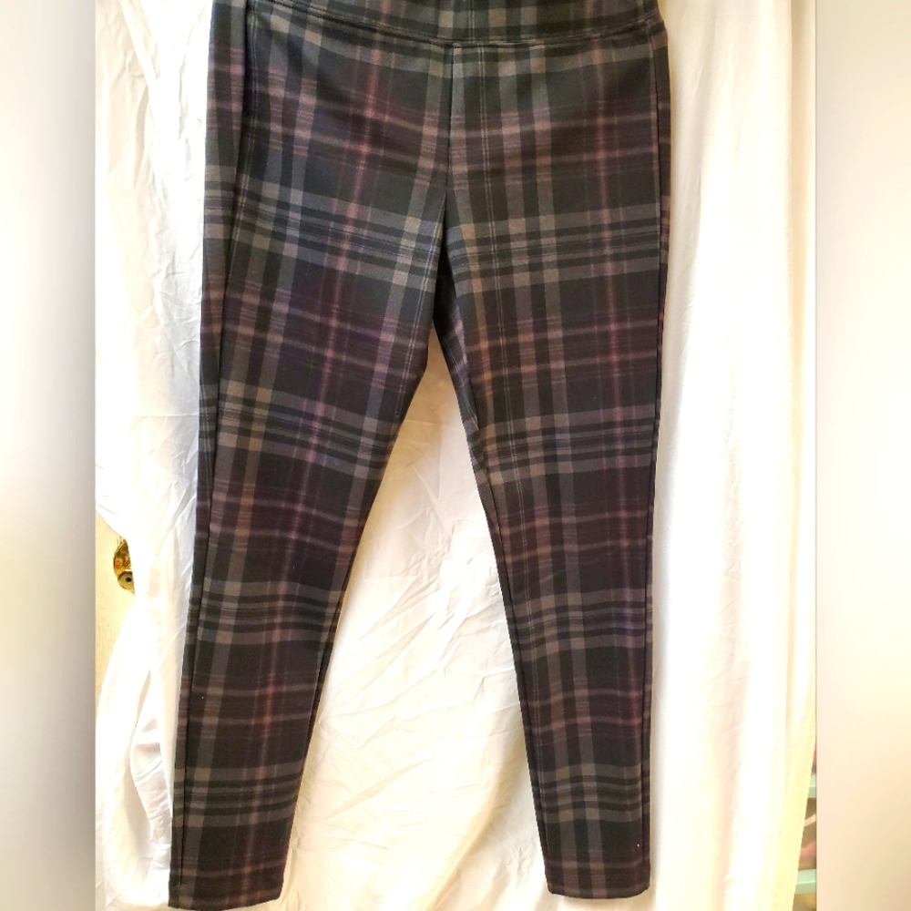 NWOT Maurice woman's leggings